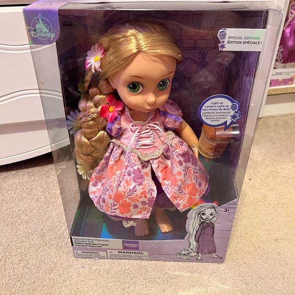 Disney animator limited edition rapunzel lights up new in box - Picture 3 of 3